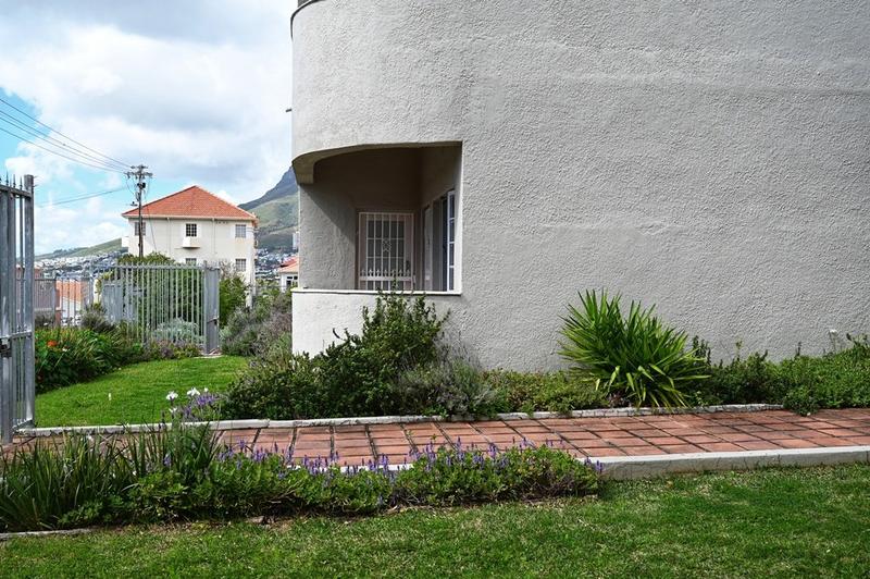 2 Bedroom Property for Sale in Tamboerskloof Western Cape